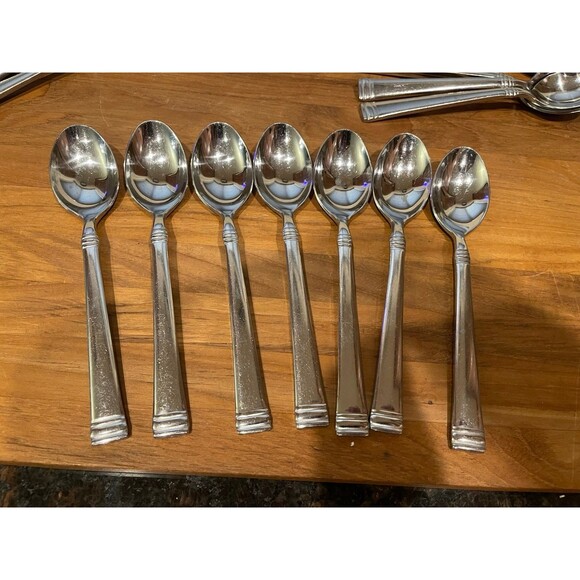 8 Cambridge Codie pattern Stainless steel Flatware spoons - Picture 2 of 5